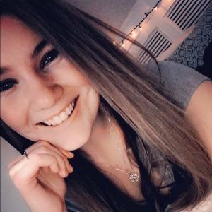 Meet your Posher, Kenzie